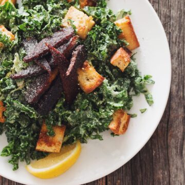 vegan kale caesar salad with tempeh bacon_hot for food