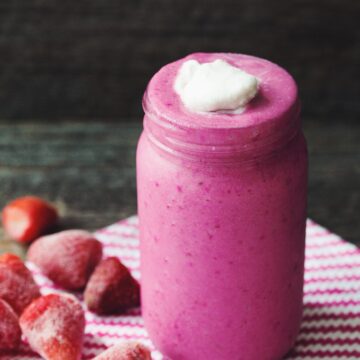 strawberries and cream smoothie_hot for food
