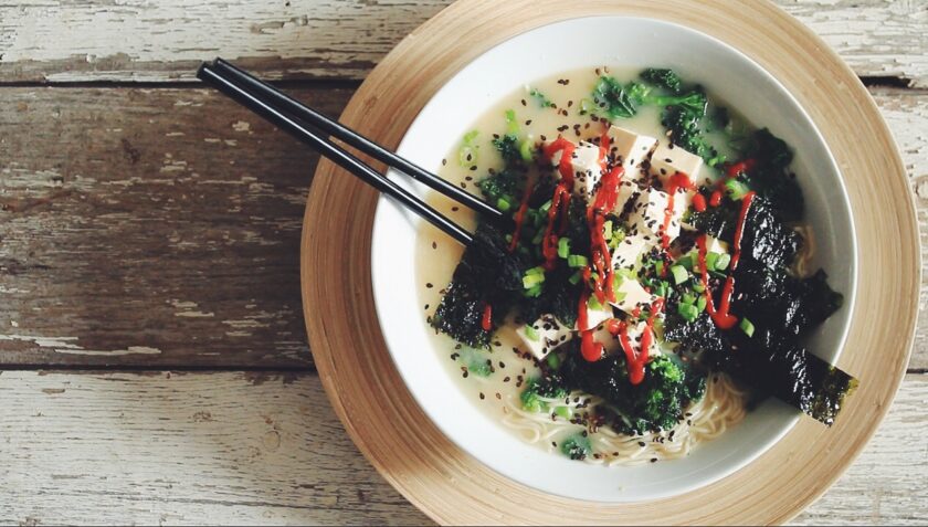 easy ramen noodle bowl_hot for food