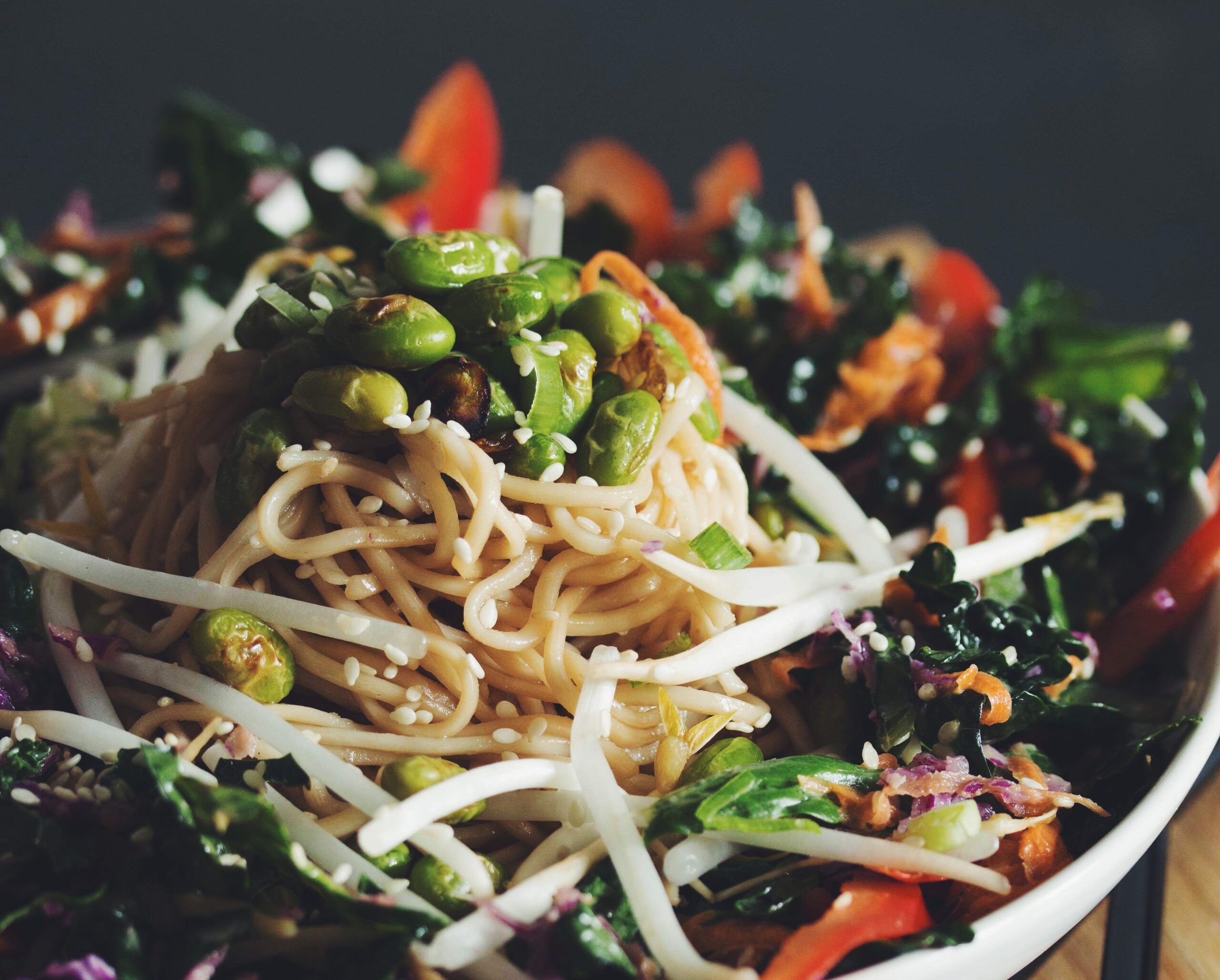 asian noodle salad with edamame & sweet ginger dressing_hot for food