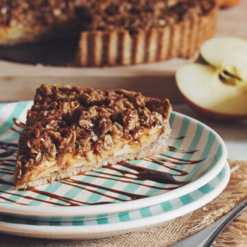 salted caramel apple crumble tart_hot for food