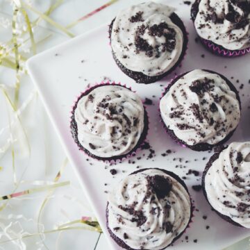 vegan cookies 'n' cream cupcakes_hot for food