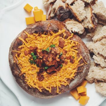 vegan beer & cheddar bread bowl dip_hot for food