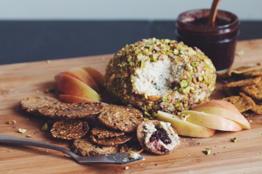 pistachio crusted cheeseball_hot for food