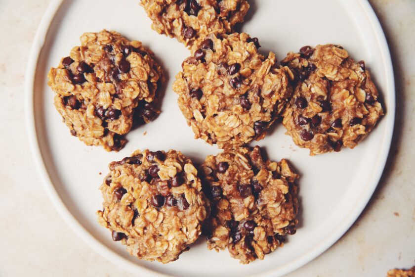 easy oatmeal chocolate chip cookies